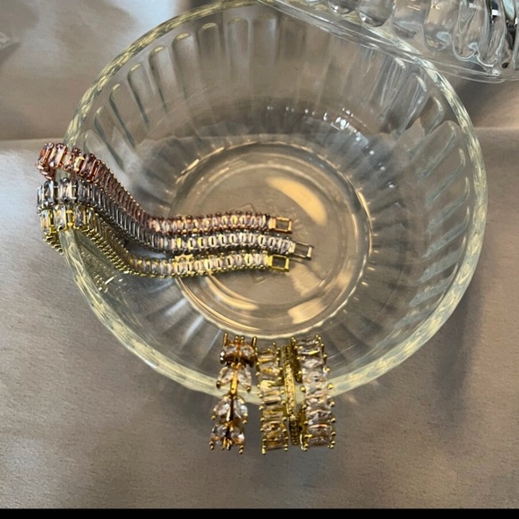 Gold Tennis Bracelet, Diamond tennis Bracelet - Picture 3 of 3